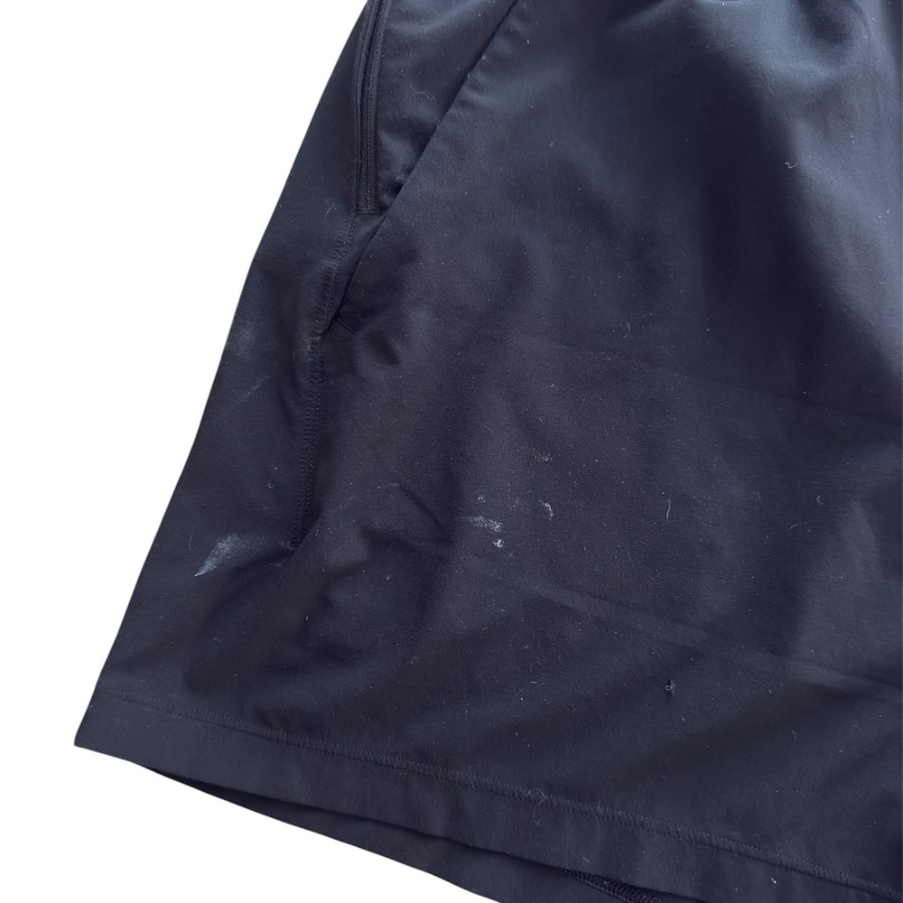 ❤️ Lululemon men’s 5” athletic shorts - Picture 3 of 5